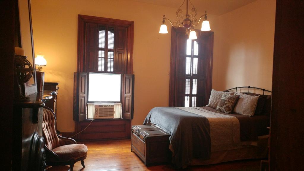 The Mitchell House Bed And Breakfast Circleville Екстер'єр фото